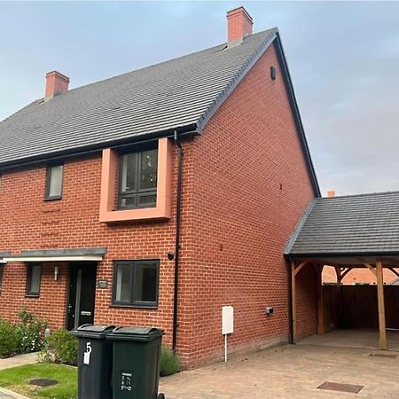 Ashford Retreat - Luxury Home With Double Parking Bagian luar foto
