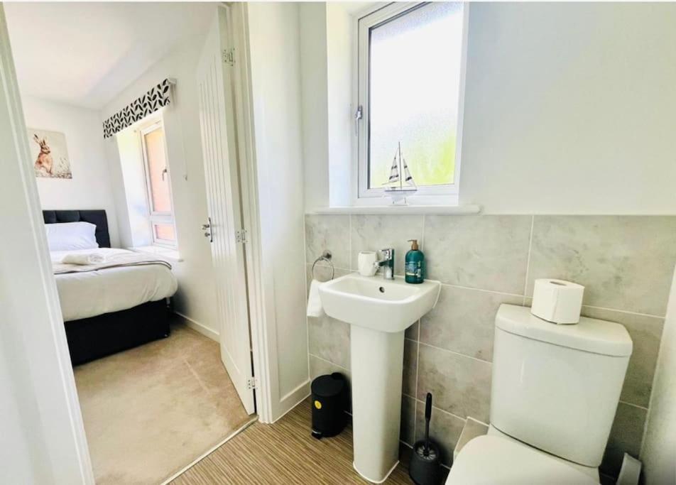 Ashford Retreat - Luxury Home With Double Parking Bagian luar foto