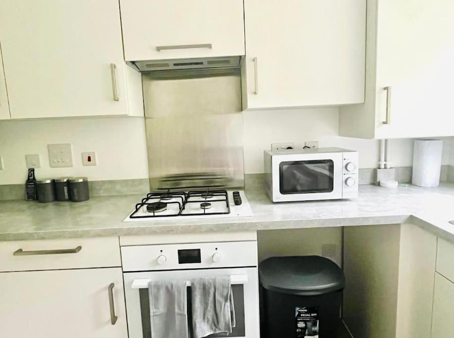 Ashford Retreat - Luxury Home With Double Parking Bagian luar foto